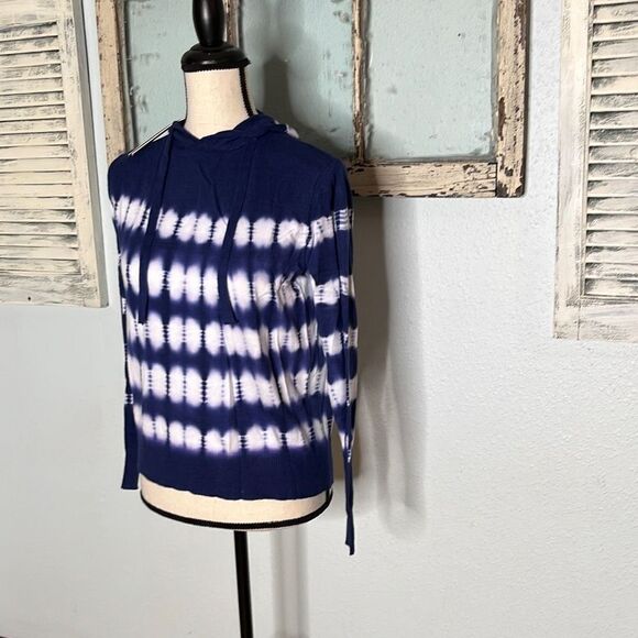 Aqua Women's Tie Dye Hoodie Knitted Long Sleeve Sweater Navy Blue Size Small NWT - Picture 2 of 11